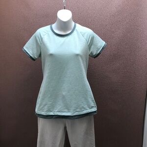 SAUCONY women’s top